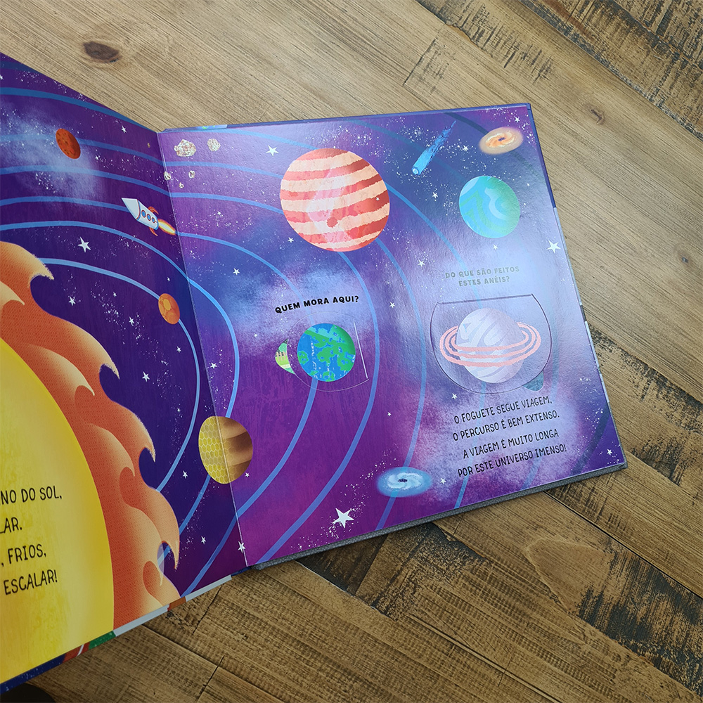 Livro Espaço |  Pop-Up Com Abas