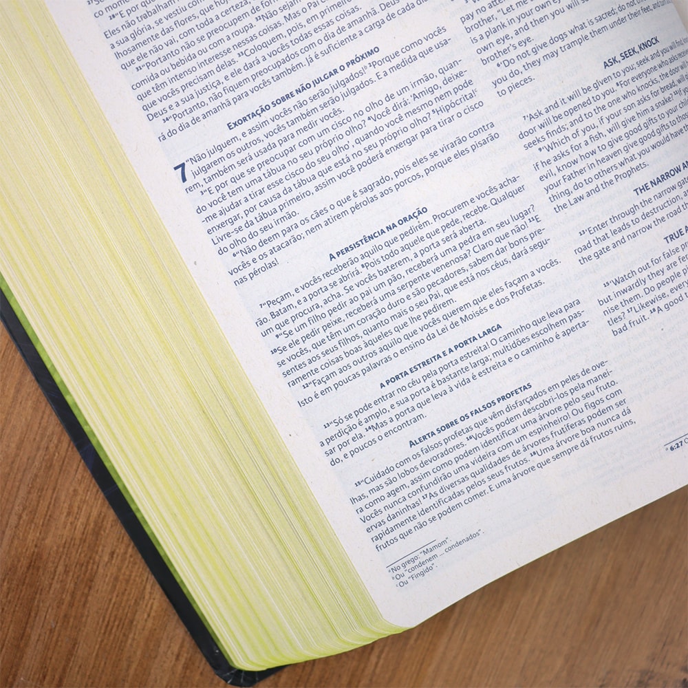 Bíblia Sagrada Holy Biblie Creation | Bilíngue Português E Inglês | Nova Versão Internacional