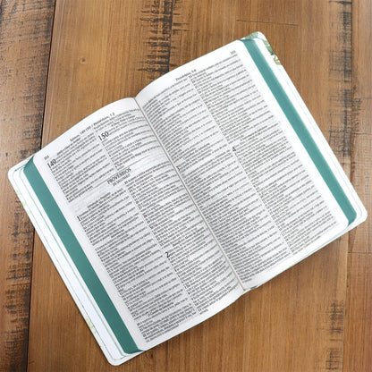 Bíblia Sagrada 860 | ARC | Letra Normal | Com Harpa Avivada e Corinhos | Capa Magnólia Branca