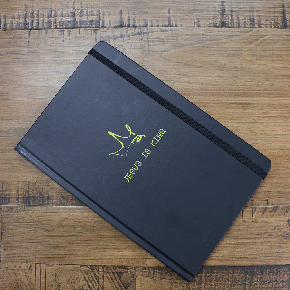 Caderno Moleskine | Com Pauta | Jesus is King