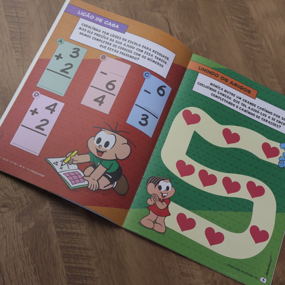 Turma da Mônica | Com Adesivos 3-D | 3 a 5 Anos