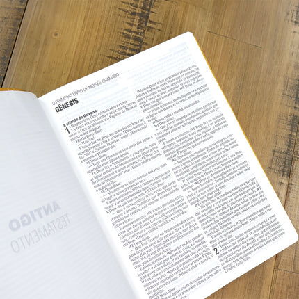 Bíblia Sagrada | NAA | Letra Normal | Capa Couro Legítimo Açafrão
