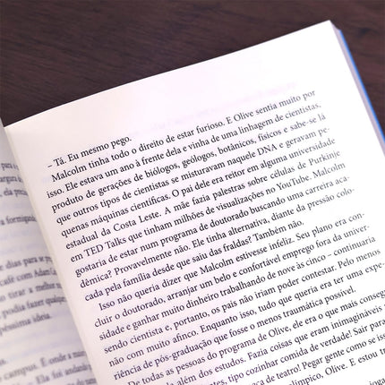 A Hipótese do Amor | 
Ali Hazelwood