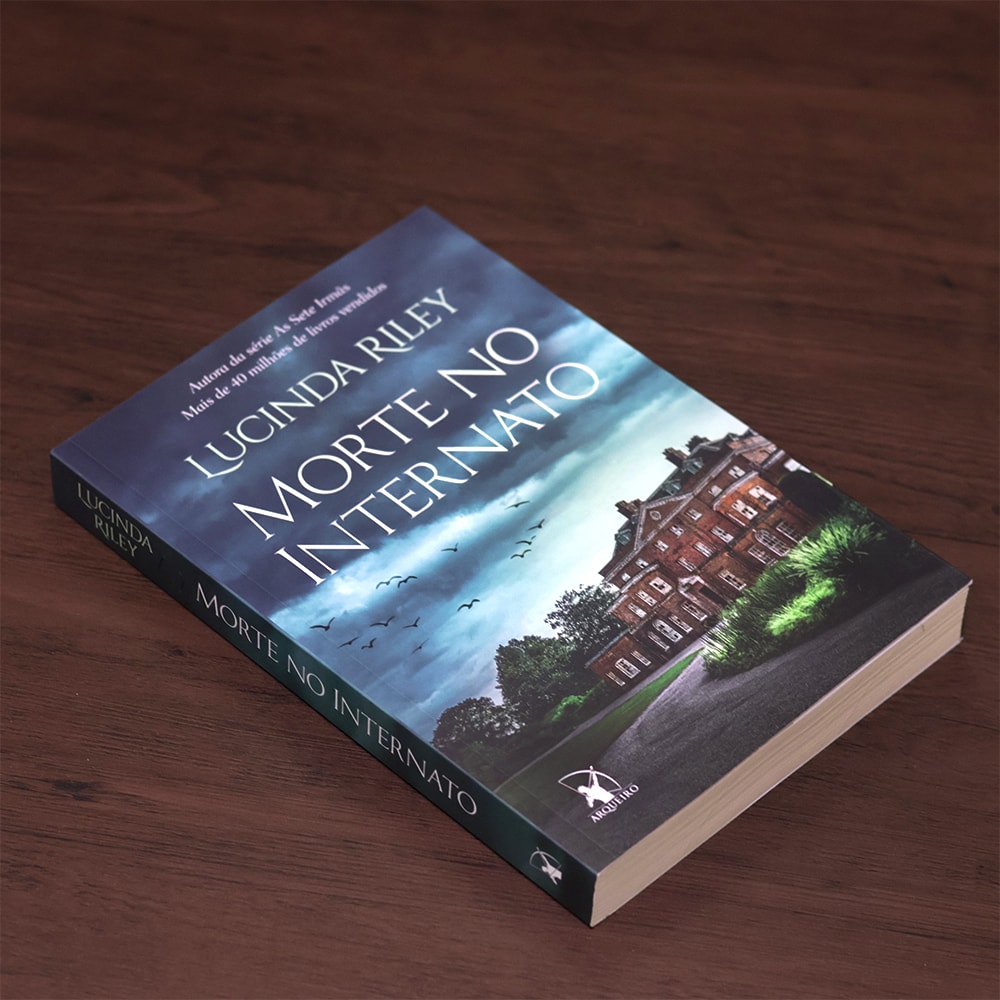 Morte no Internato | 
Lucinda Riley