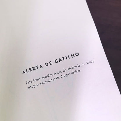 A Deusa em Chamas | 
RF Kuang