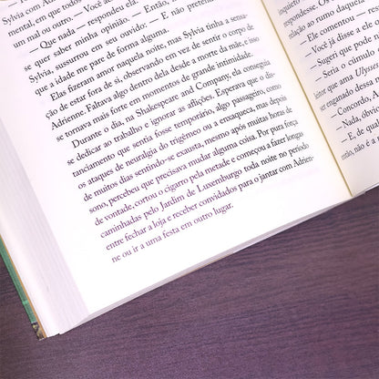 Livreira de Paris | 
Kerri Maher