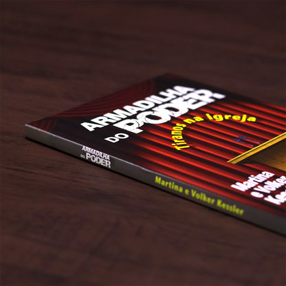 Armadilha
 | Martina Kessler e Volker Kessle