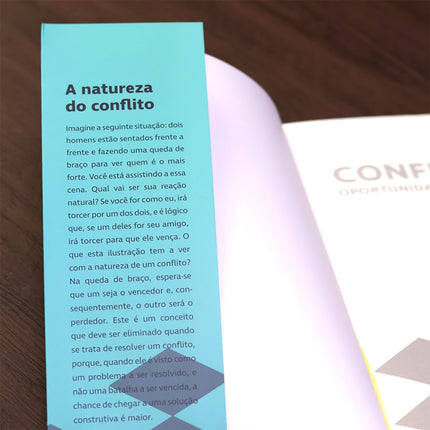 Conflitos
 | Ernst W Janzen