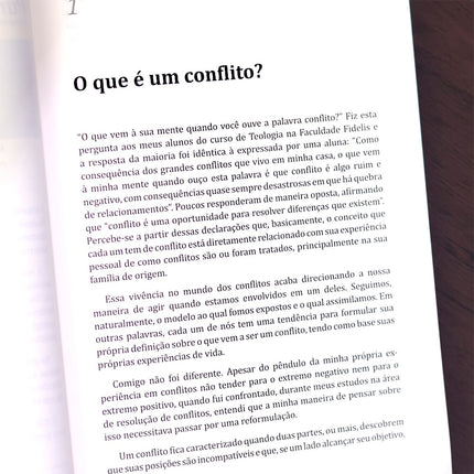 Conflitos
 | Ernst W Janzen