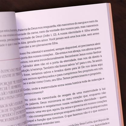 Alegre Mãe de Filhos | 
Marcelle Scardini