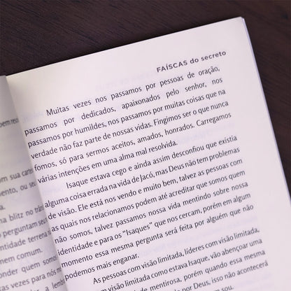 Faíscas Do Secreto | 
Kleber De Jesus