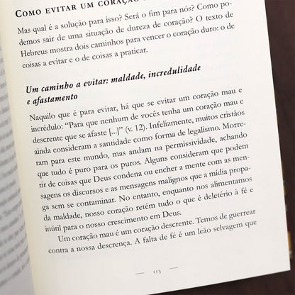 A Superioridade de Cristo | 
Yago Martins