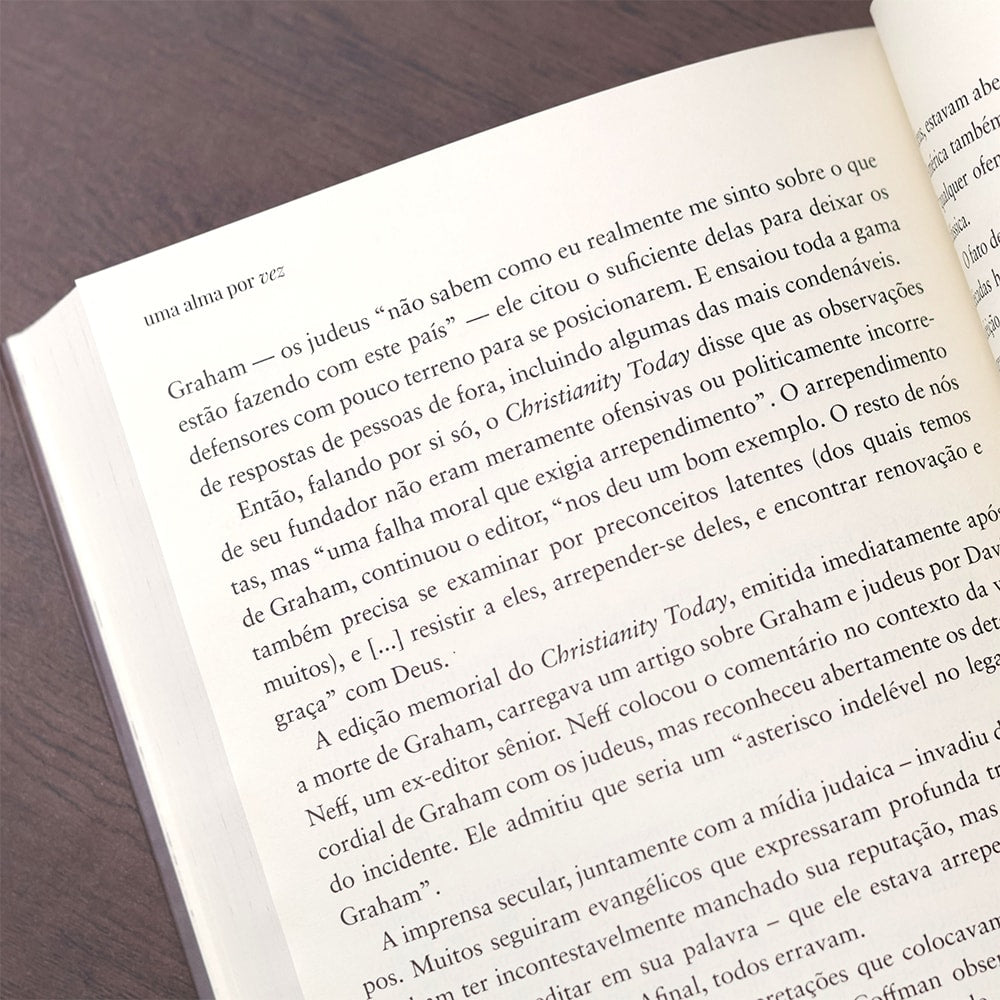 Uma Alma Por Vez
 | Grant Wacker