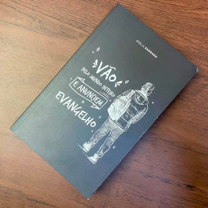 Bíblia Sagrada Vão Pelo Mundo | ARC | Letra Normal | Capa Brochura
