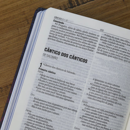 Biblia Flores Coroa Neon | NAA | Letra Normal | Capa Dura