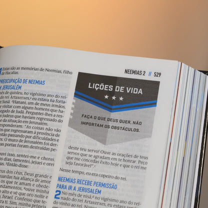 Bíblia de Estudo Aplicação Pessoal para Meninos | NVT | Média Azul | Capa Dura