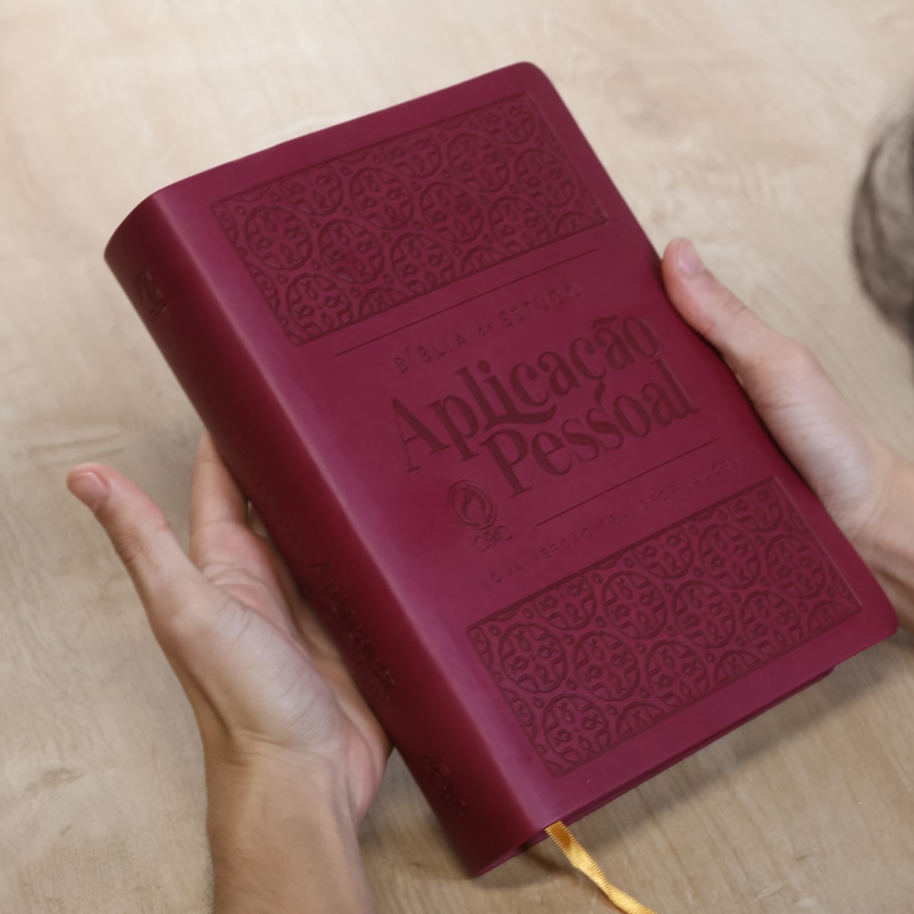 Bíblia de Estudo Aplicação Pessoal | NVT | Letra Grande | Luxo Vinho