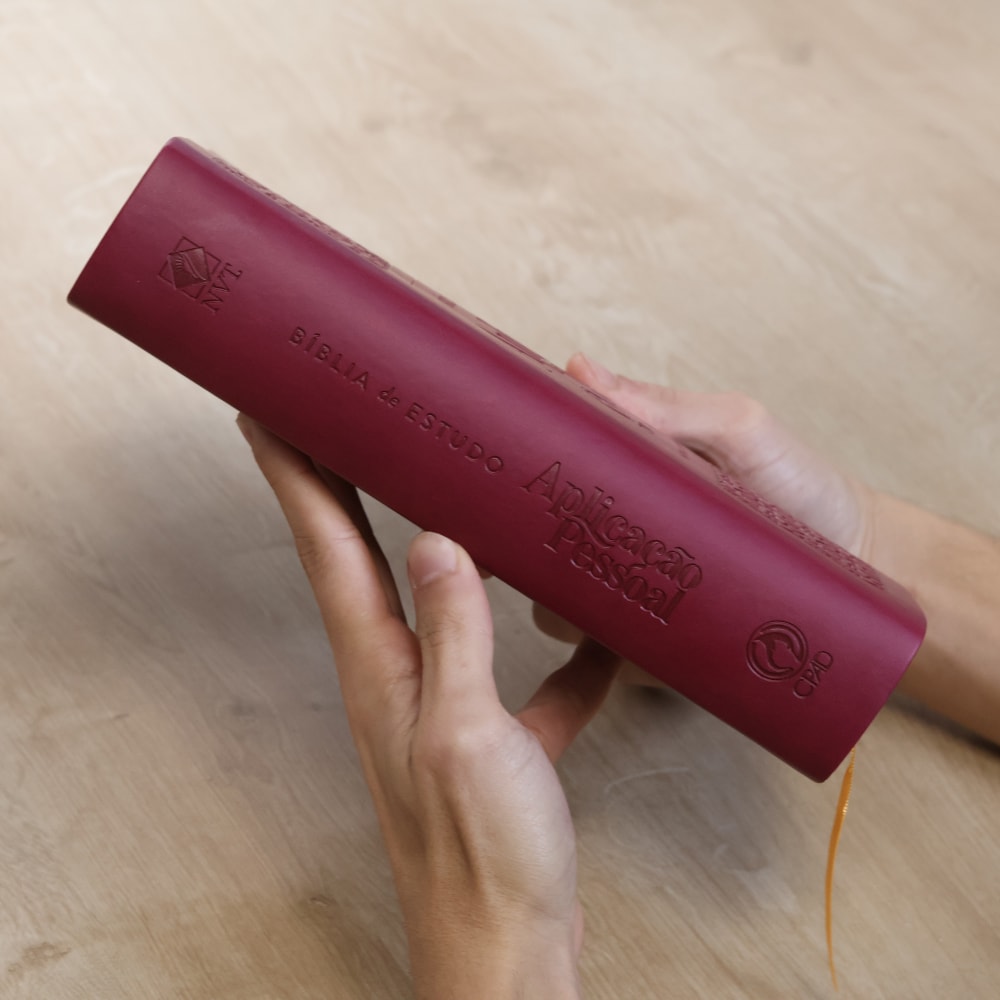 Bíblia de Estudo Aplicação Pessoal | NVT | Letra Grande | Luxo Vinho