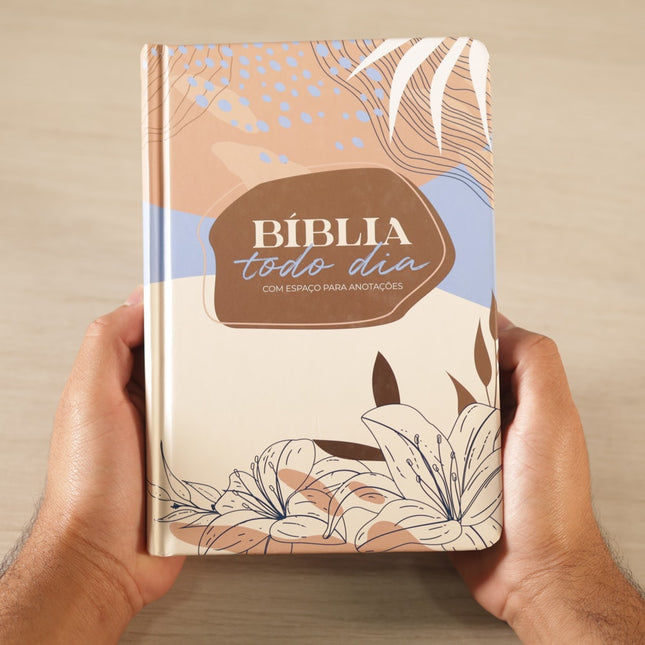 Bíblia Todo Dia com Espaço para Anotações | AM | Letra Normal | Capa Dura Primavera