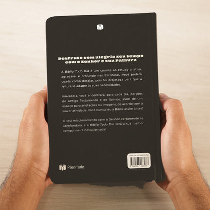 Bíblia Todo Dia com Espaço para Anotações | AM | Letra Normal | Capa Dura Let It Burn