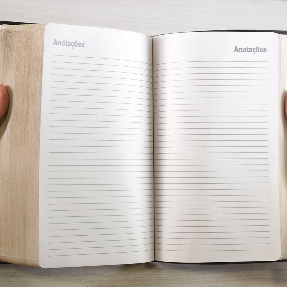 Bíblia do Culto com Harpa Cristã e Corinhos | ARC | Letra Extra Gigante | Capa Preta