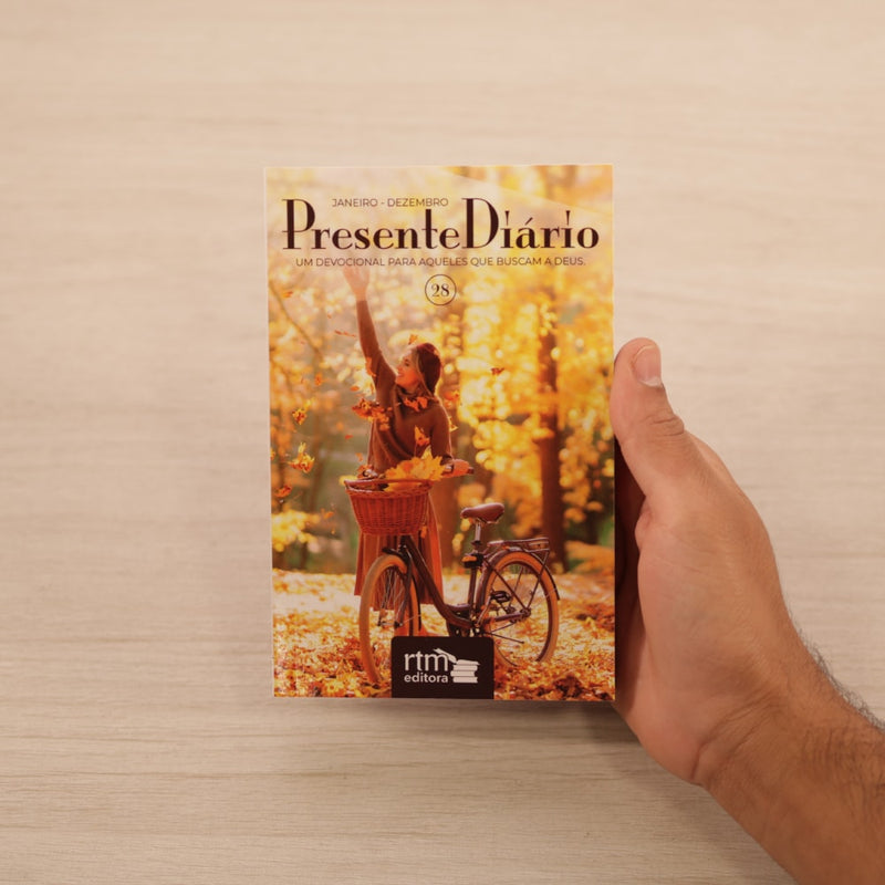 Devocional Presente Diário | Vol 28 | Capa Brochura Tradicional Feminina