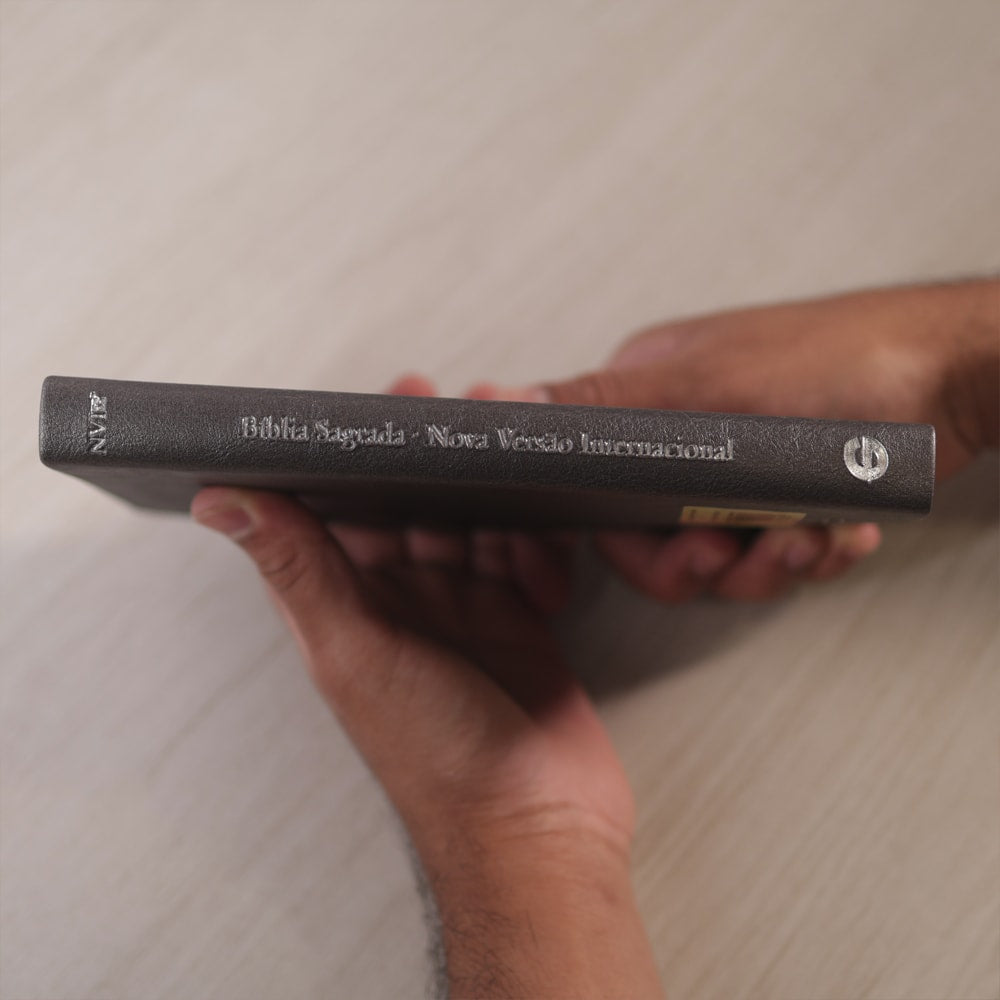Bíblia Sagrada | NVI | Letra Normal | Capa Luxo Cinza