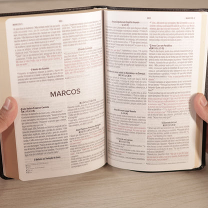 Bíblia Sagrada | NVI | Letra Normal | Capa Luxo Preta Fosca