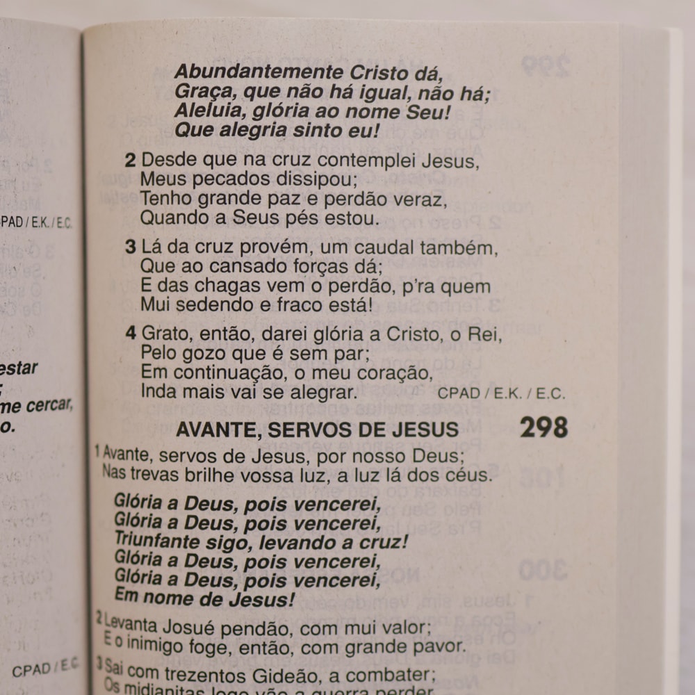 Harpa Cristã | Média | Letra Normal | Rosas