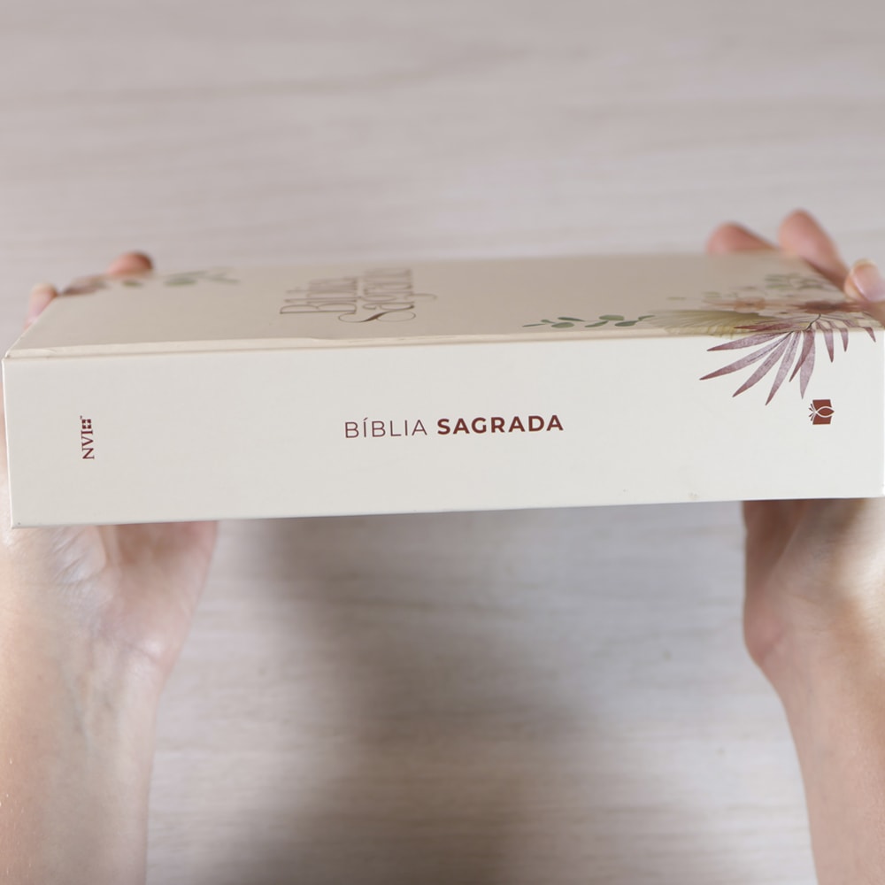 Bíblia Floral Rosê | NVI | Letra Grande | Capa Dura