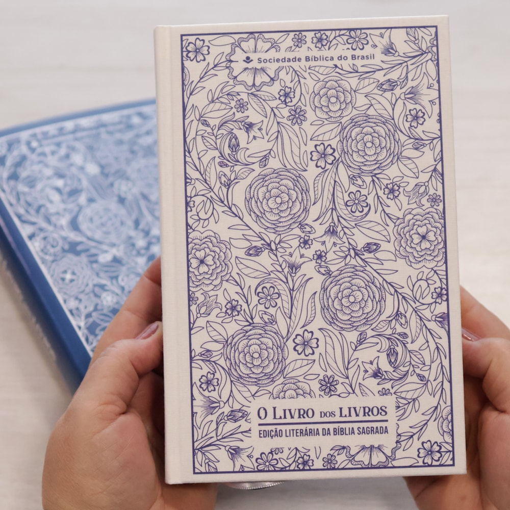 O Livro dos Livros | NTLH | Edição Literária da Bíblia Sagrada | Capa Dura Tecido
