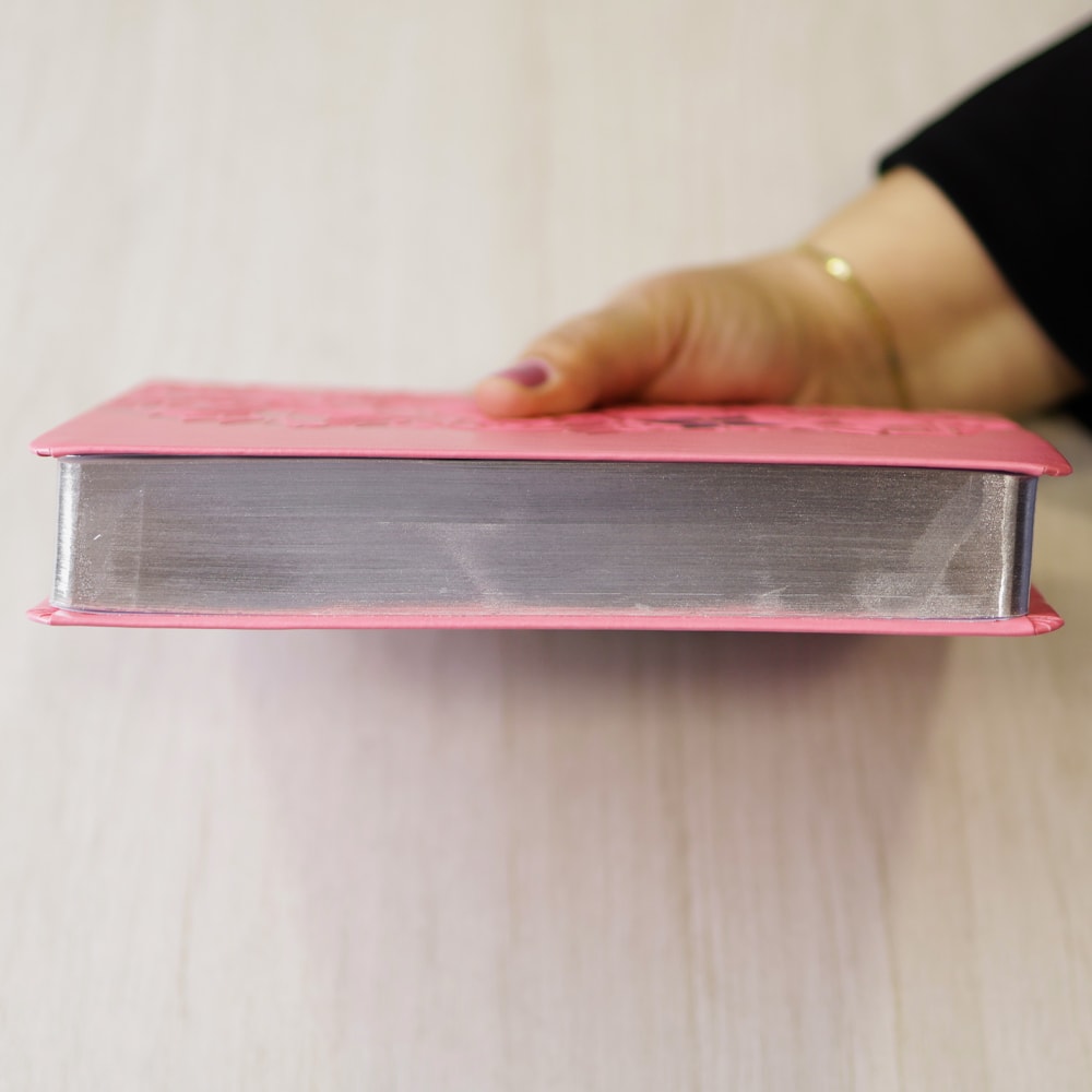 Bíblia Sagrada Harpa Celestial 774 | ERC | Letra Extra Gigante | Capa Rosa Flor Azul