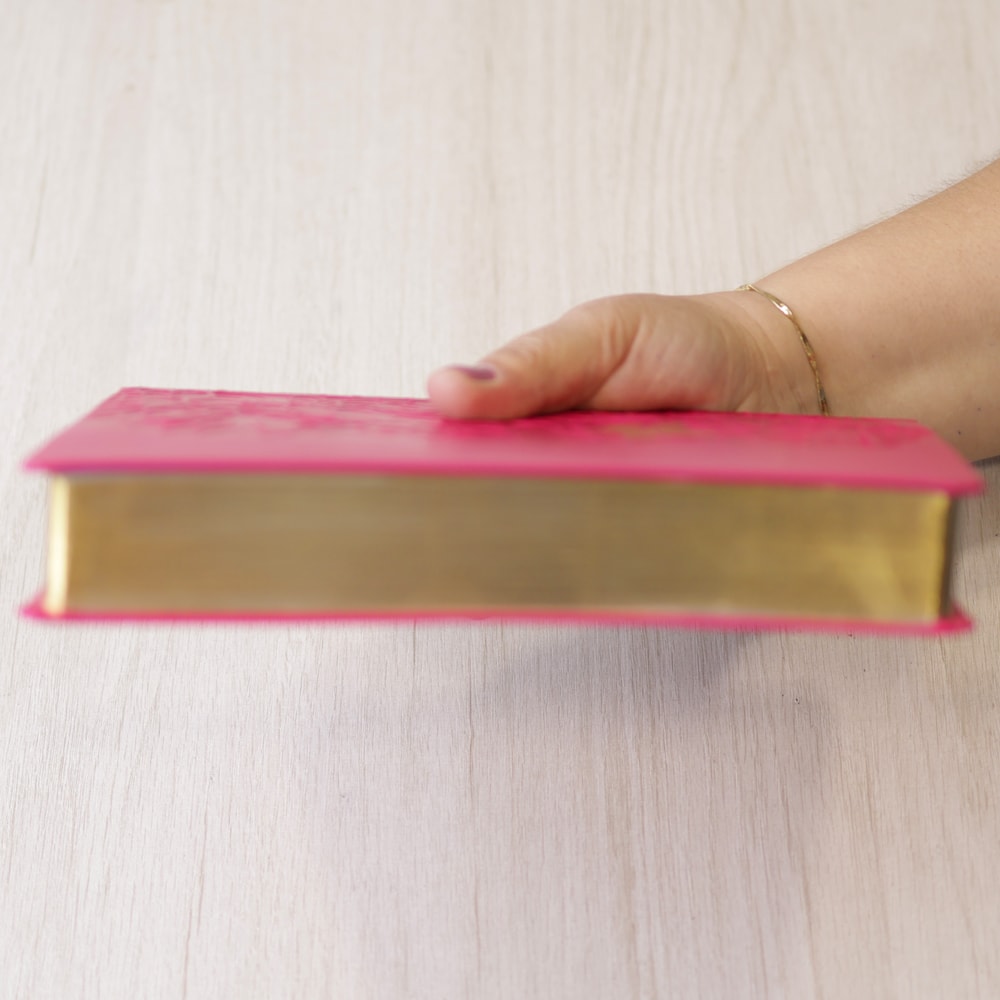 Bíblia Sagrada Harpa Celestial 774 | ERC | Letra Extra Gigante | Capa Pink Flor Amarela