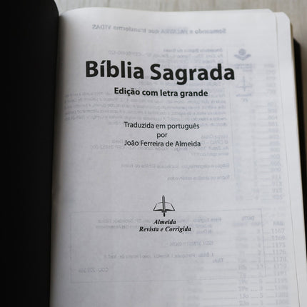Bíblia Sagrada com Harpa Cristã | ARC | Letra Grande | Capa Luxo Floral Preta