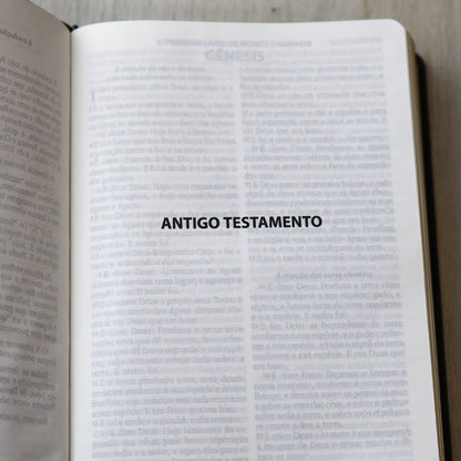 Bíblia Sagrada com Harpa Cristã | ARC | Letra Grande | Capa Luxo Floral Ramos Preta