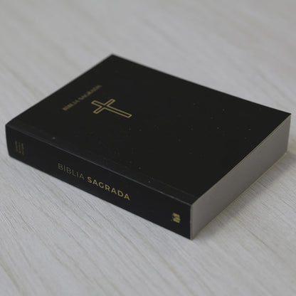 Bíblia Sagrada Média Salvos Pela Graça | ARC | Capa Brochura Preta