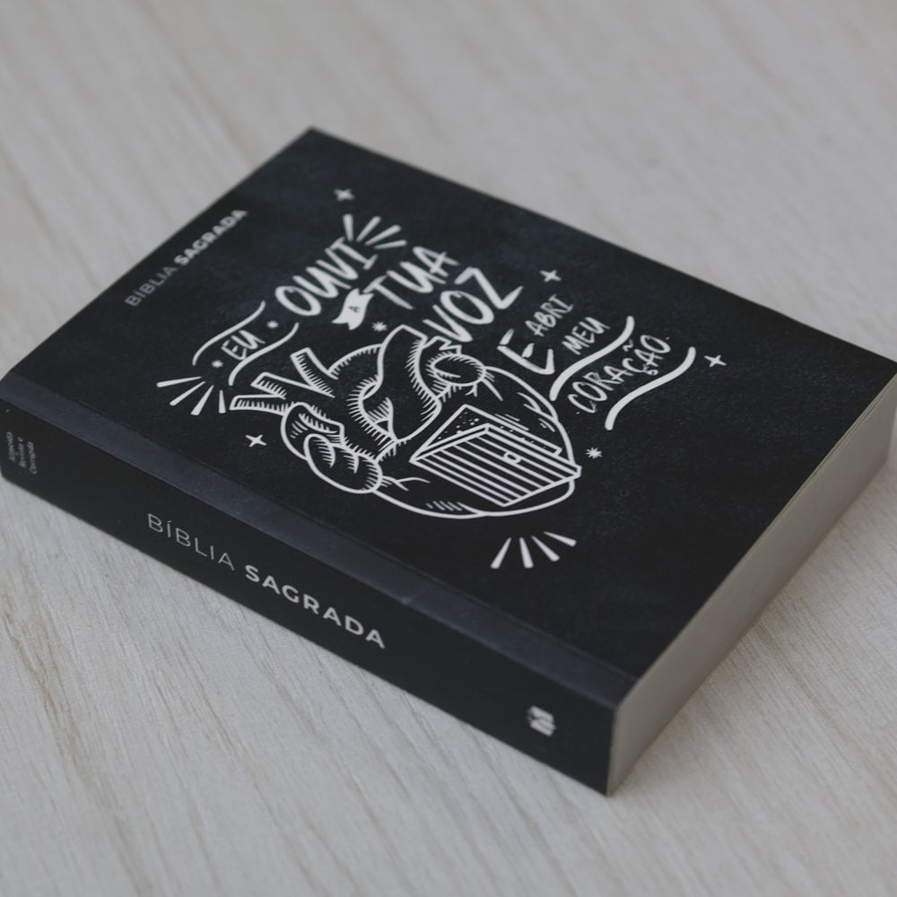 Bíblia Sagrada Média Lettering Abri meu Coração | ARC | Capa Brochura Preta