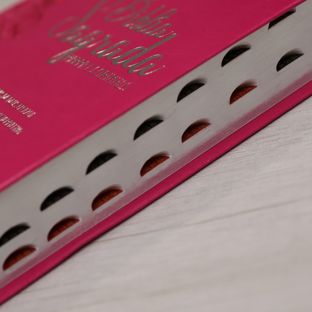 Bíblia Sagrada | Letra Hipergigante | ARC | Harpa Avivada e Corinhos | Capa PU Luxo Floral Dália Pink
