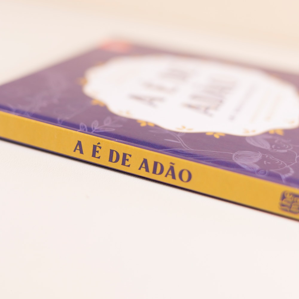 A é de Adão | Karis Davis