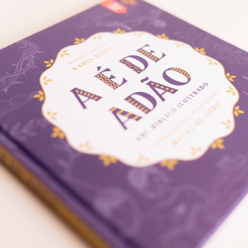 A é de Adão | Karis Davis