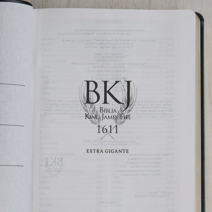 Bíblia King James Fiel 1611 | Extra Gigante | Capa Luxo Preta