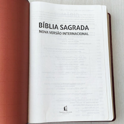 Bíblia Sagrada | NVI | Letra Sênior | Capa Vinho