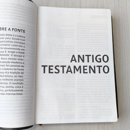 Bíblia Sagrada | NVI | Letra Sênior | Capa Preta
