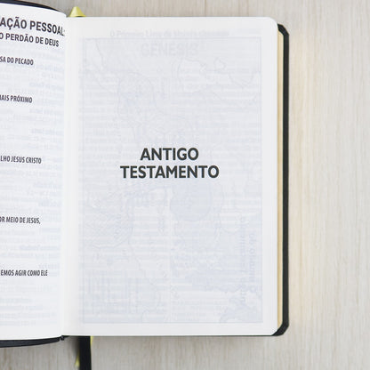 Bíblia Sagrada | Letra Supergigante | NAA | Capa Luxo Preta