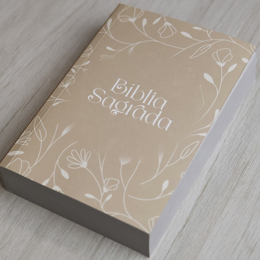 Bíblia Sagrada Arabesco Flores | NAA | Letra Normal | Capa Ilustrada