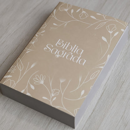 Bíblia Sagrada Arabesco Flores | NAA | Letra Normal | Capa Ilustrada