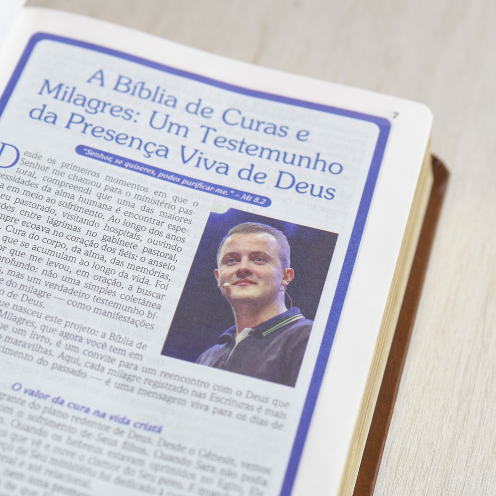 Bíblia de Estudo Cura e Milagres | KJA | Capa Luxo Nobre Marrom