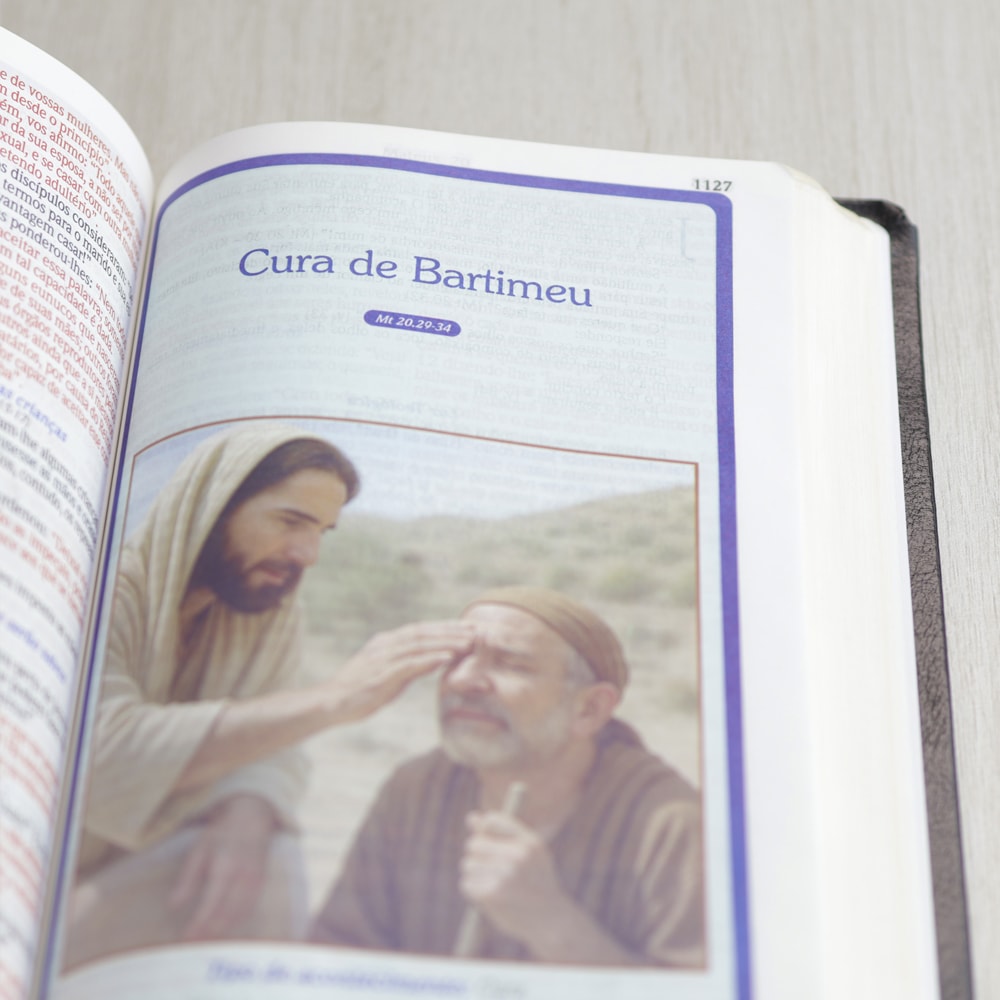 Bíblia de Estudo Cura e Milagres | KJA | Capa Luxo Nobre Preta
