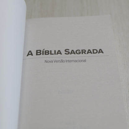 Bíblia Sagrada Lettering | NVI | Capa Brochura Azul