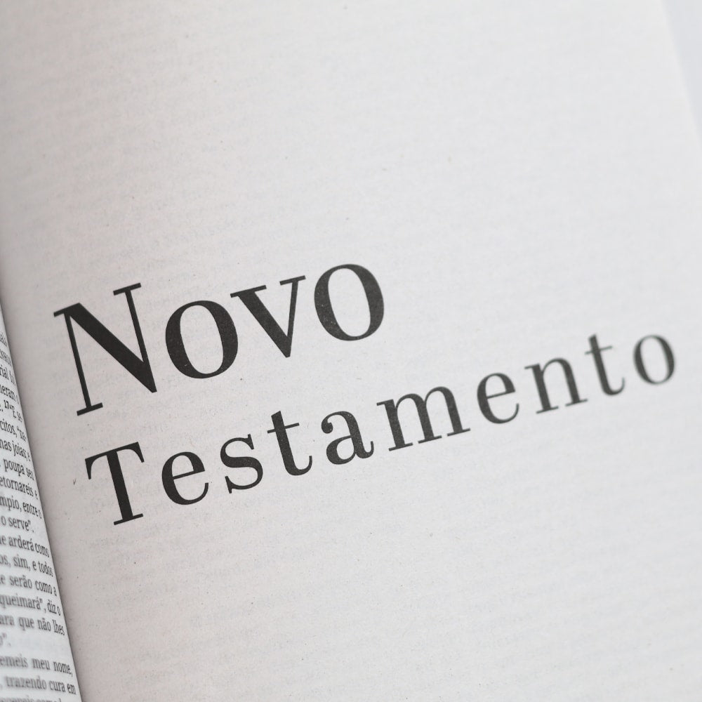 Bíblia Sagrada Se Forte e de Boa Coragem | King James |  Letra Normal | Capa Brochura